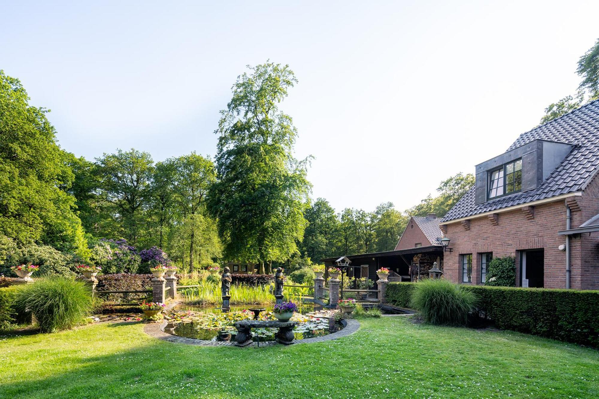 Londons Cottage هيلْفِرسوم المظهر الخارجي الصورة
